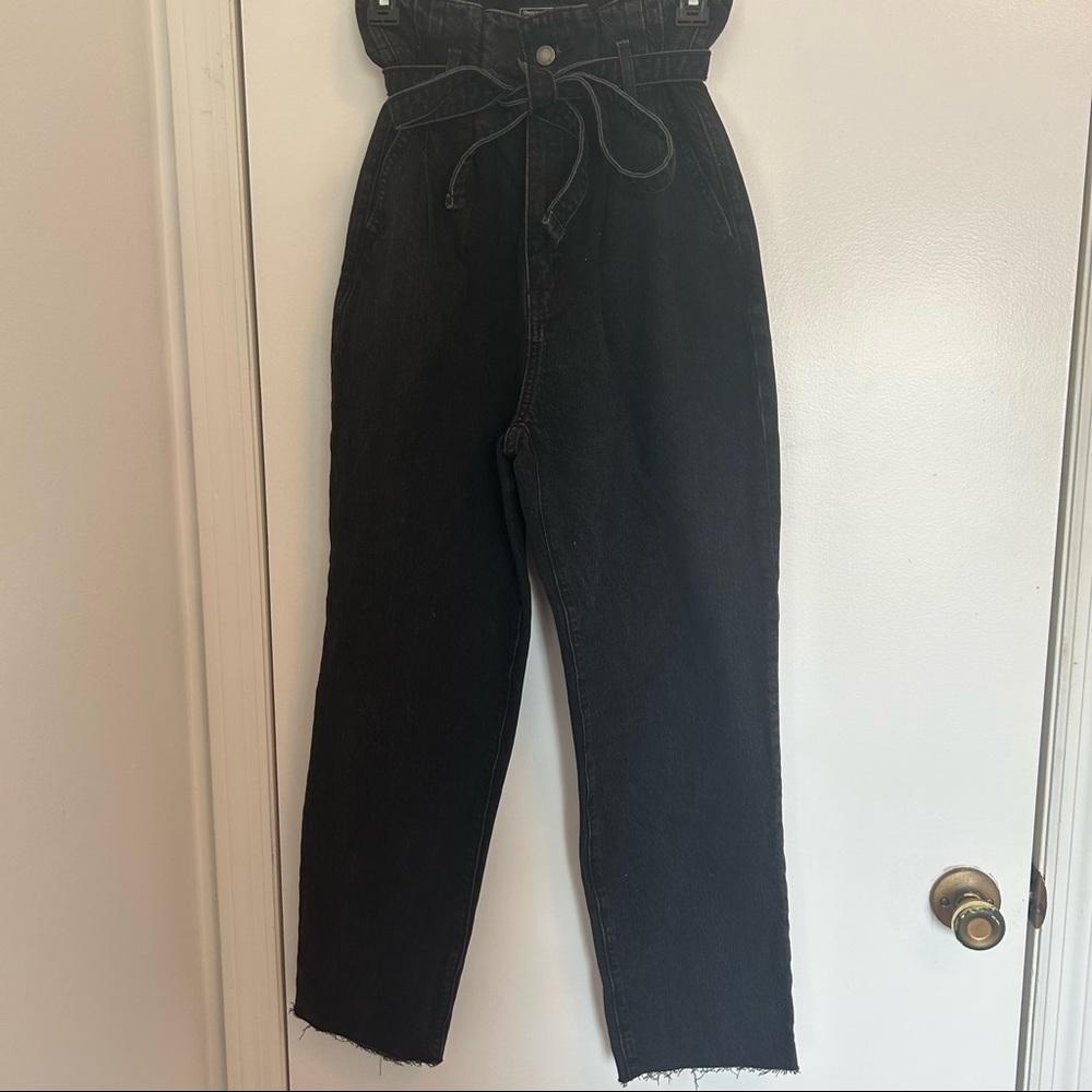 Abercrombie & Fitch Tie Waist Mom Jean (black)